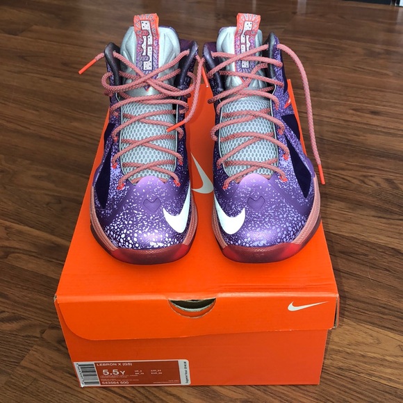 lebron 10 extraterrestrial